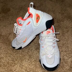 Nike Zoom 2000 Sneakers